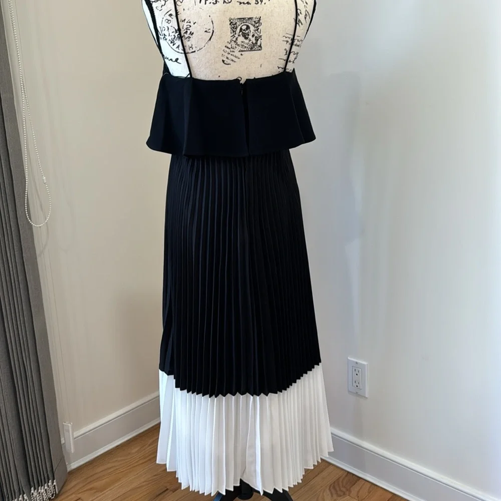 Dress - Picture 4 of 6